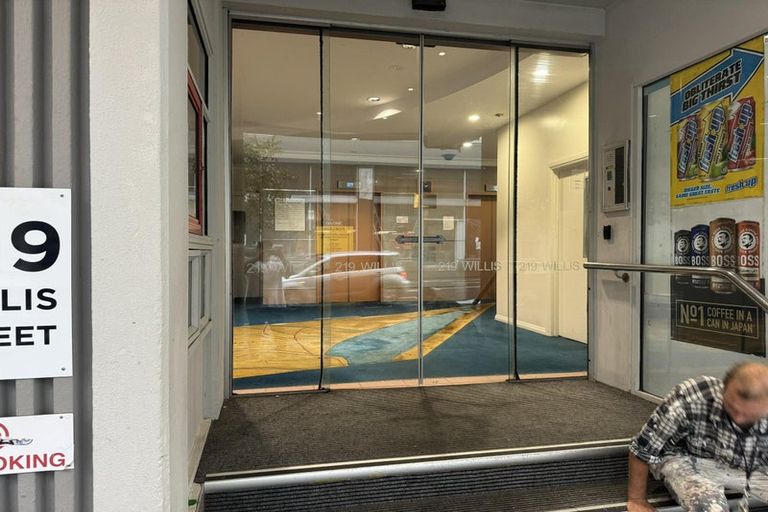 Photo of property in Accommodation Central, 2l/219 Willis Street, Te Aro, Wellington, 6011