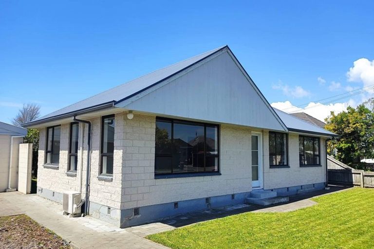 Photo of property in 122 Bower Avenue, New Brighton, Christchurch, 8083