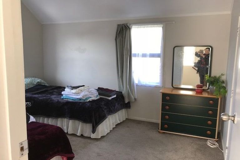 Photo of property in 1/22 Highland Park Drive, Highland Park, Auckland, 2010