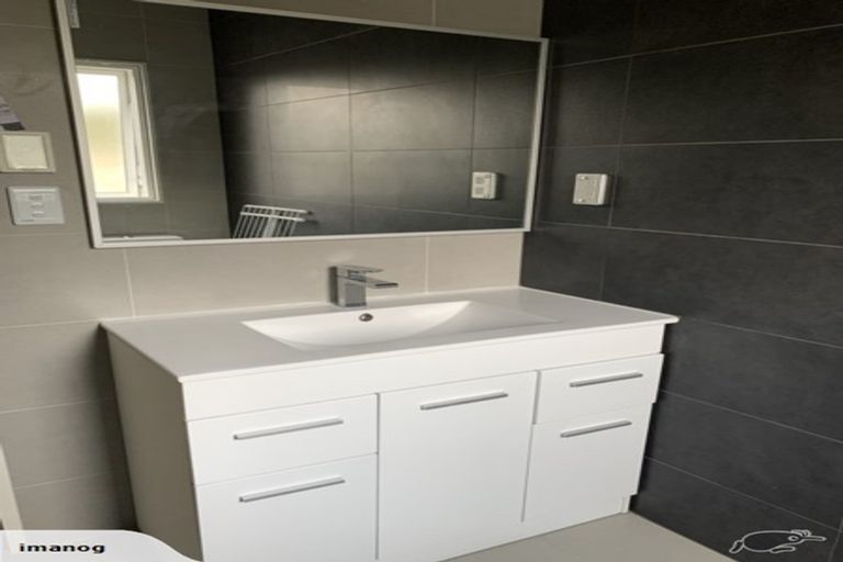 Photo of property in 73 Tamahere Drive, Glenfield, Auckland, 0629