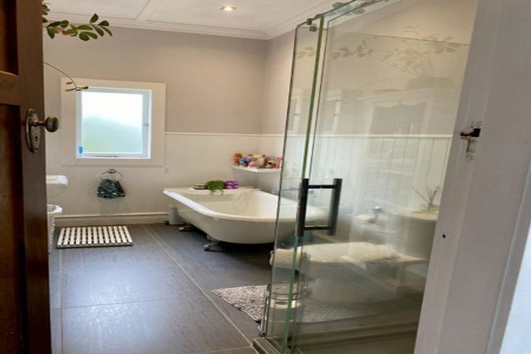 Photo of property in 1/135 Onewa Road, Northcote, Auckland, 0627