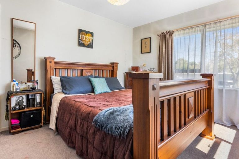 Photo of property in 26 Liverton Crescent, Bishopdale, Christchurch, 8053