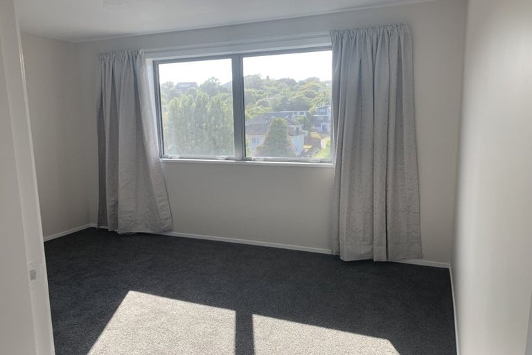 Photo of property in 137a Newlands Road, Newlands, Wellington, 6037