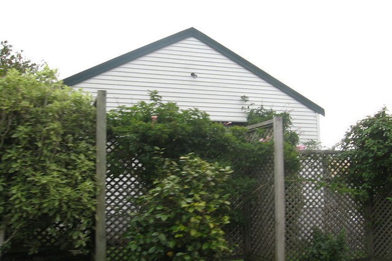 Photo of property in 8 Guadeloupe Crescent, Grenada Village, Wellington, 6037