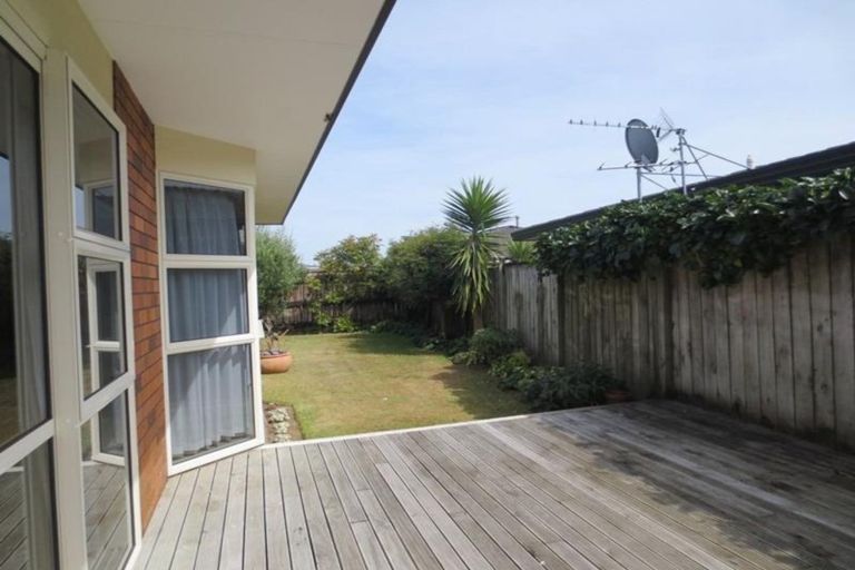Photo of property in 5c Waiwera Place, Merrilands, New Plymouth, 4312