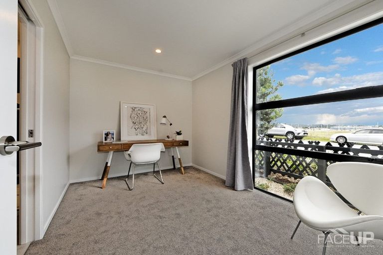 Photo of property in 87 Glidepath Road, Hobsonville, Auckland, 0616