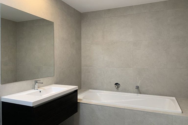 Photo of property in 18 Hema Road, Hobsonville, Auckland, 0616