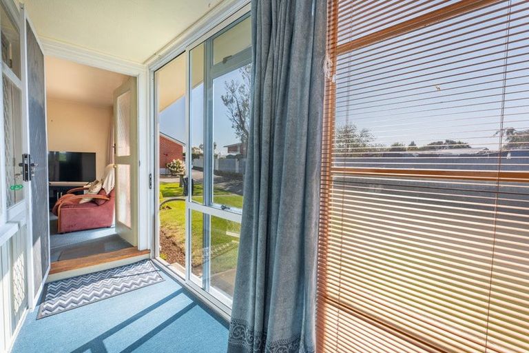 Photo of property in 1-11/94 Avenue Road, West End, Timaru, 7910