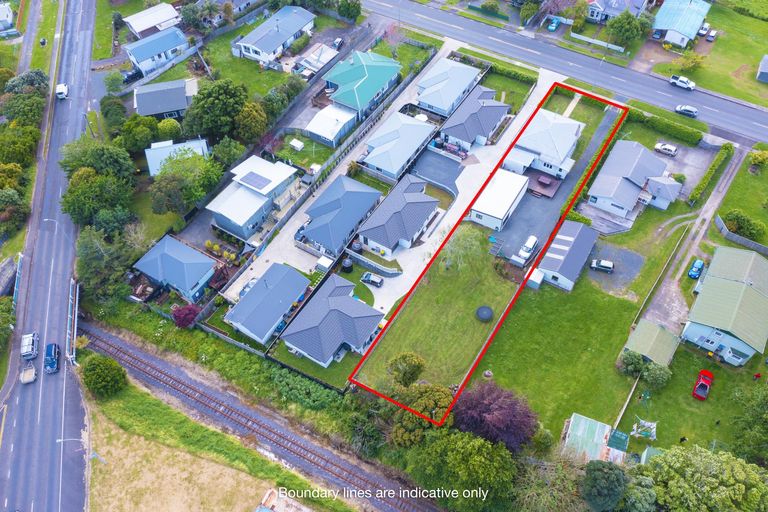 Photo of property in 11 Collingwood Road, Waiuku, 2123