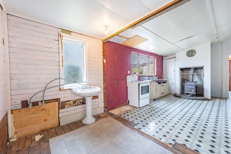 Photo of property in 9 Queen Street, Albury, Cave, 7984