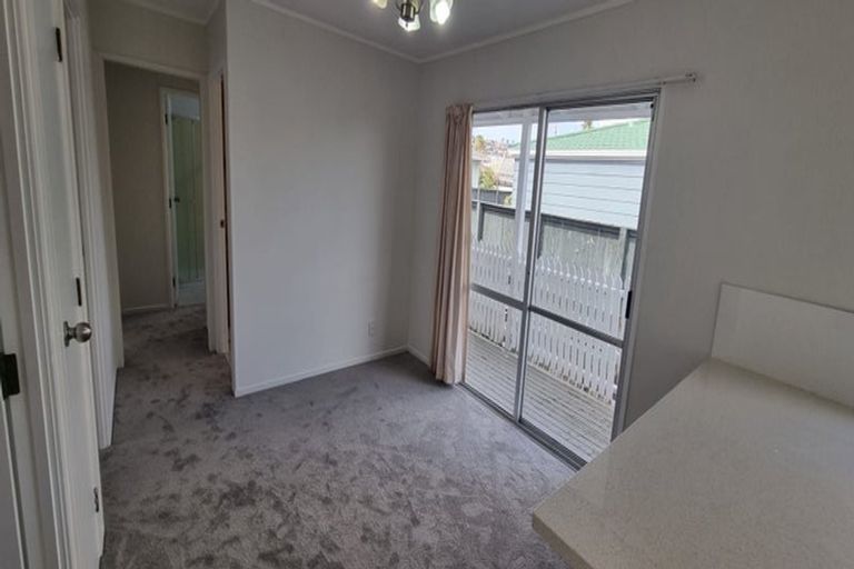 Photo of property in 11 Tyndrum Place, Highland Park, Auckland, 2010