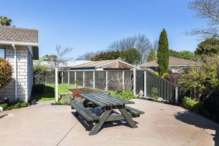 Photo of property in 4 Sonning Place, Redwood, Christchurch, 8051