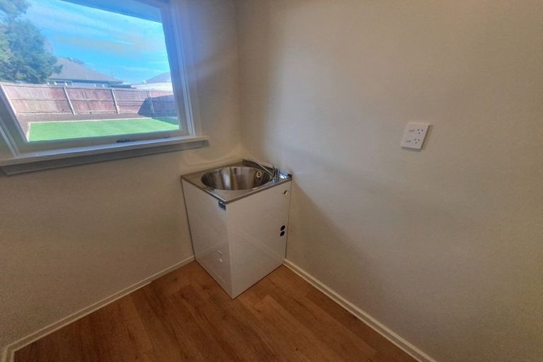 Photo of property in 48 Niven Street, Avondale, Christchurch, 8061