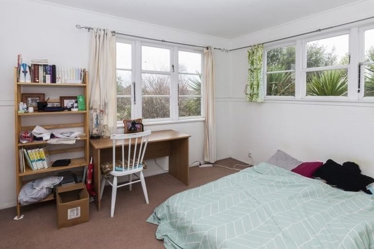 Photo of property in 9 Dickson Crescent, Hornby, Christchurch, 8042