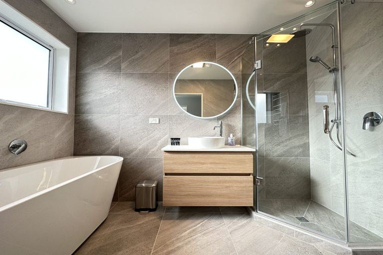 Photo of property in 123b Forrest Hill Road, Forrest Hill, Auckland, 0620