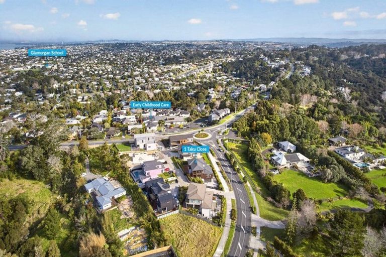 Photo of property in 1 Taku Close, Long Bay, Auckland, 0630