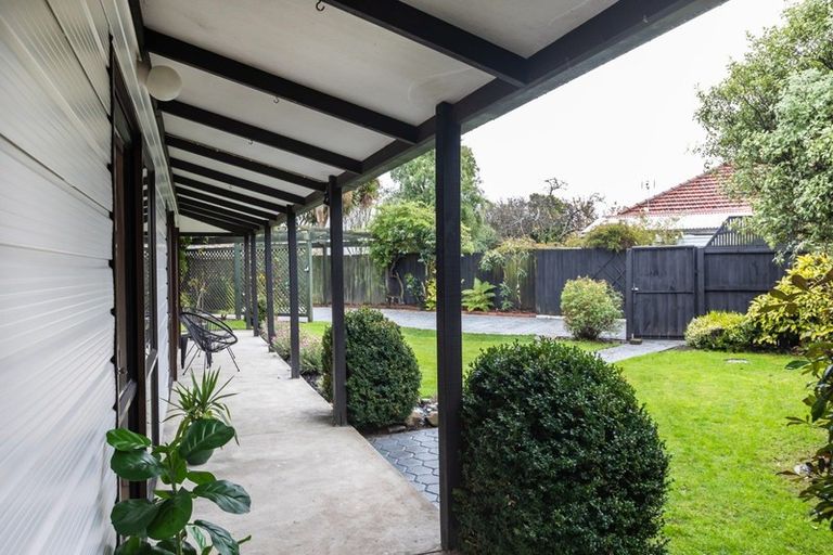 Photo of property in 2/48 Mcfaddens Road, St Albans, Christchurch, 8052