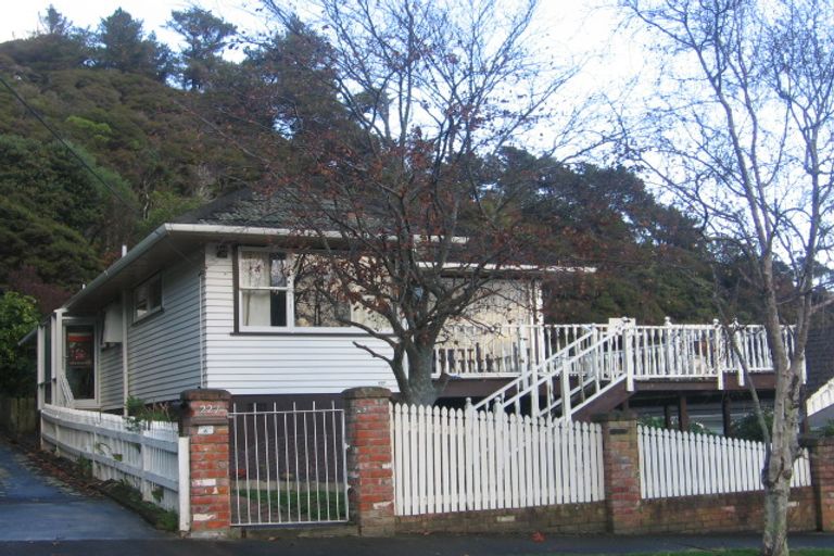 Photo of property in 227 Whites Line East, Waiwhetu, Lower Hutt, 5010