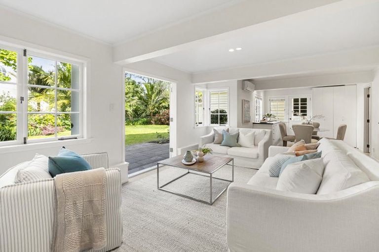 Photo of property in 1 Grove Road, Devonport, Auckland, 0624