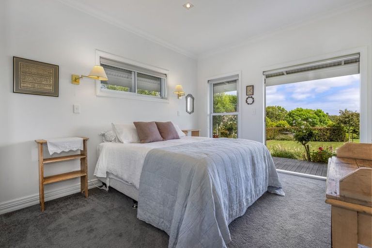 Photo of property in 68 Tarahunga Road, Levin, 5571