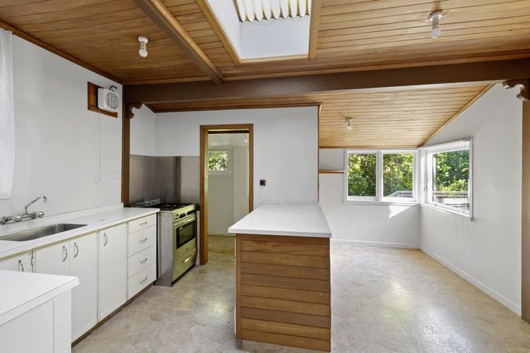 Photo of property in 44 Carrington Street, Lower Vogeltown, New Plymouth, 4310