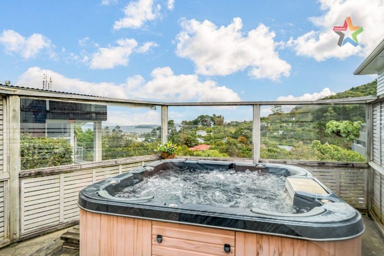 Photo of property in 35 Normandale Road, Normandale, Lower Hutt, 5010