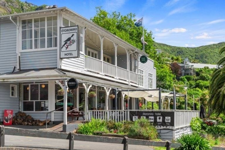 Photo of property in 1091 Dyers Pass Road, Governors Bay, Lyttelton, 8971