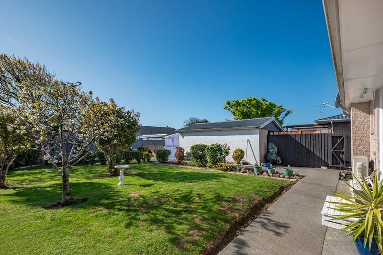 Photo of property in 158 Pacific Road, North New Brighton, Christchurch, 8083