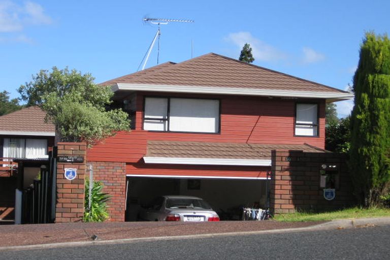 Photo of property in 2/10 Channel View Road, Campbells Bay, Auckland, 0630