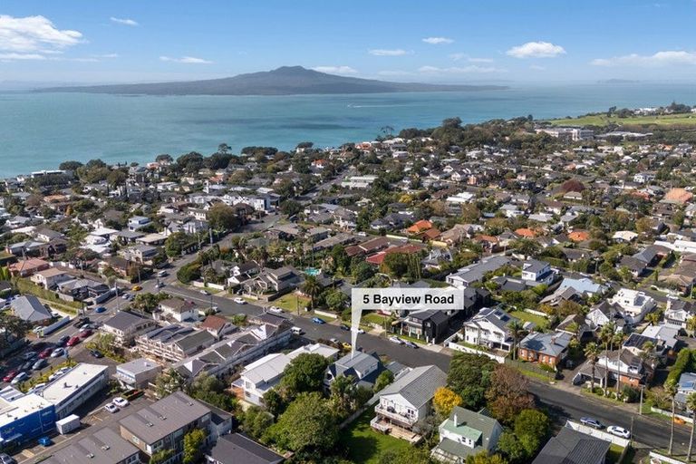 Photo of property in 5 Bayview Road, Hauraki, Auckland, 0622