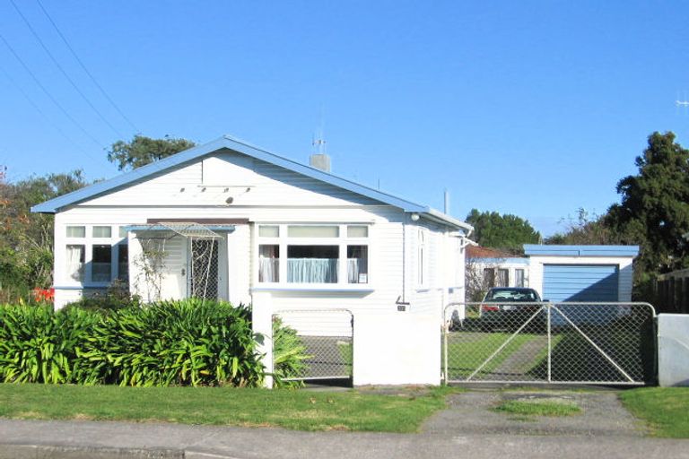 Photo of property in 35 Kirk Street, Otaki, 5512