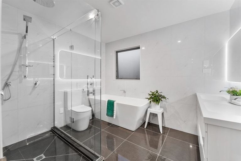 Photo of property in 17 Winscombe Street, Belmont, Auckland, 0622