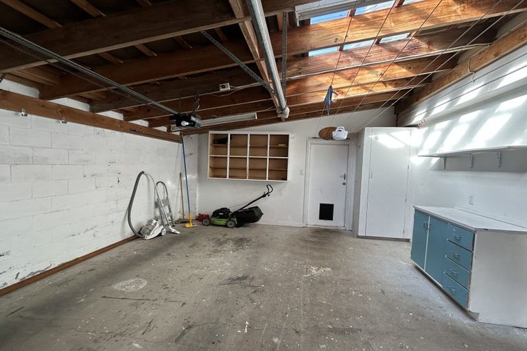 Photo of property in 74 Akaroa Drive, Maupuia, Wellington, 6022