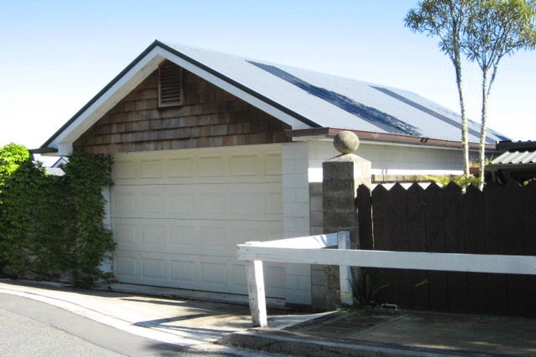 Photo of property in 2/65 Cleveland Terrace, Nelson, 7010