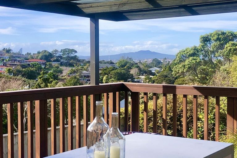 Photo of property in 1/30 Tui Glen Road, Birkenhead, Auckland, 0626