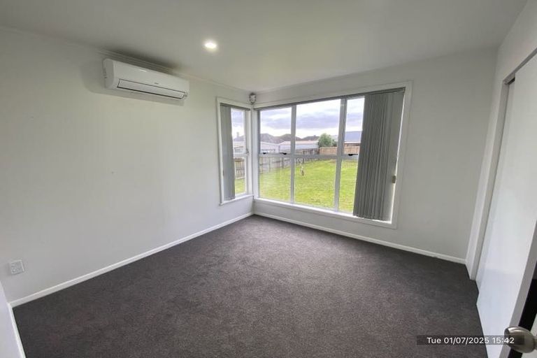 Photo of property in 64 Arimu Road, Papakura, 2110