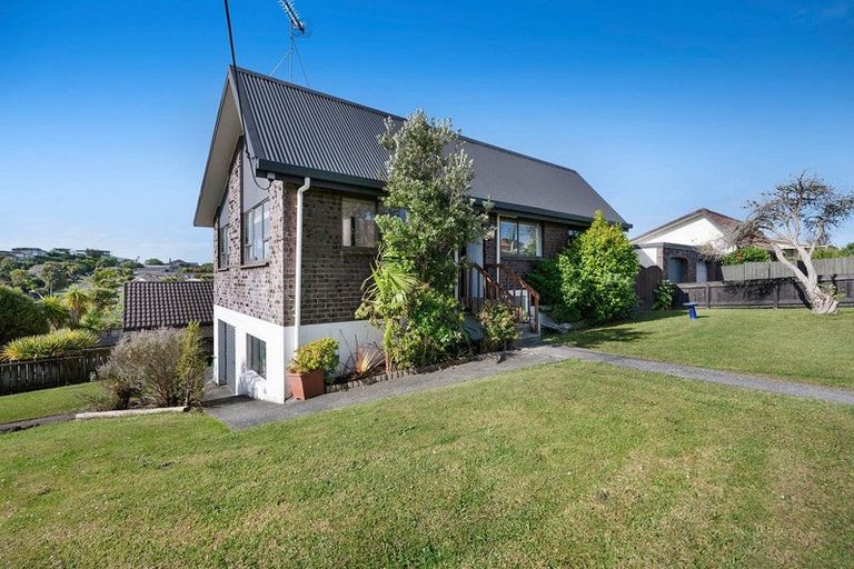 Photo of property in 23 Bay Street, Red Beach, 0932