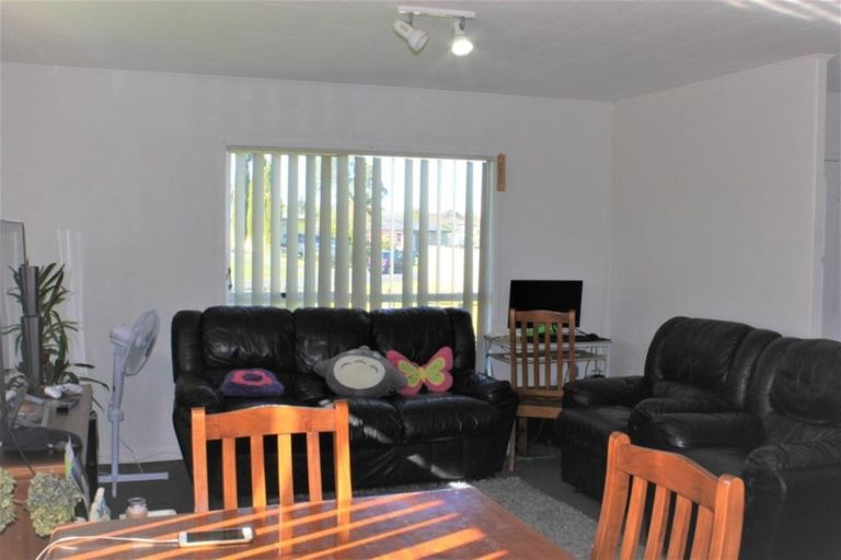 Photo of property in 1 Ettrick Place, Mangere East, Auckland, 2024