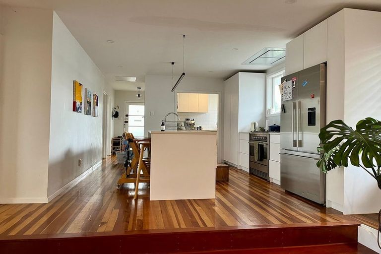 Photo of property in 35 Sullivan Avenue, Mangere Bridge, Auckland, 2022