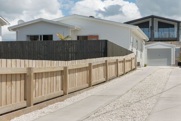 Photo of property in 1036b Papamoa Beach Road, Papamoa Beach, Papamoa, 3118