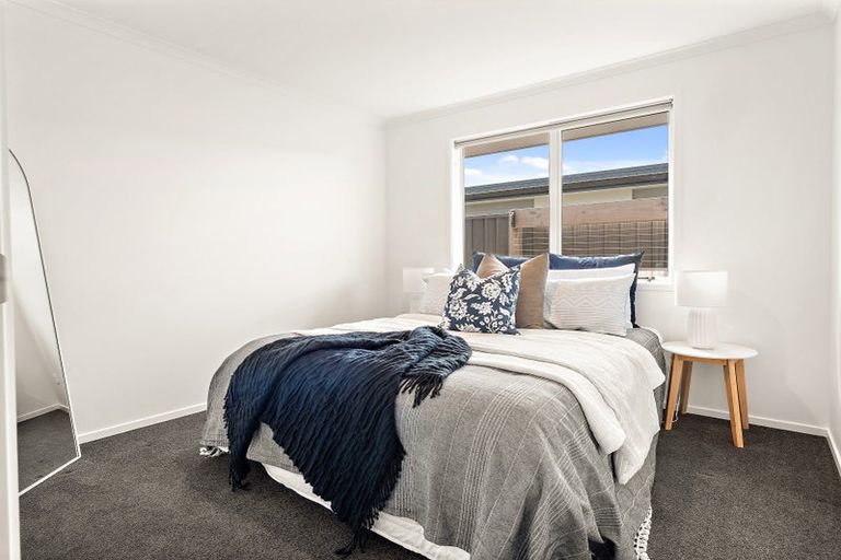 Photo of property in 18 Tabraham Crescent, Pyes Pa, Tauranga, 3112