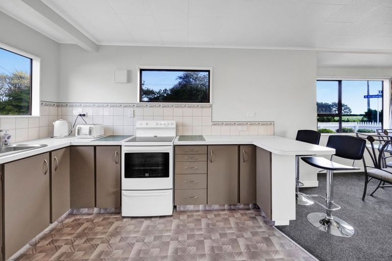 Photo of property in 60 Ketemarae Road, Normanby, Hawera, 4614