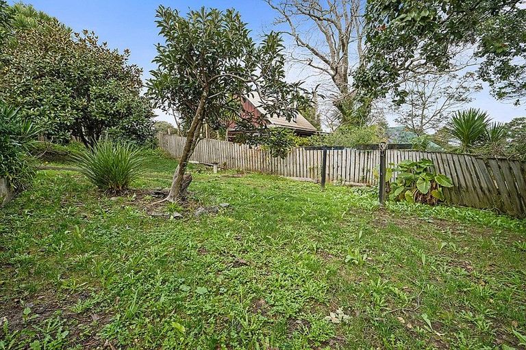 Photo of property in 17 Awaroa Road, Sunnyvale, Auckland, 0612