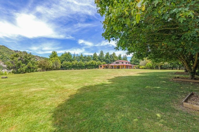 Photo of property in 195 Rowes Road, Hunterville, 4785