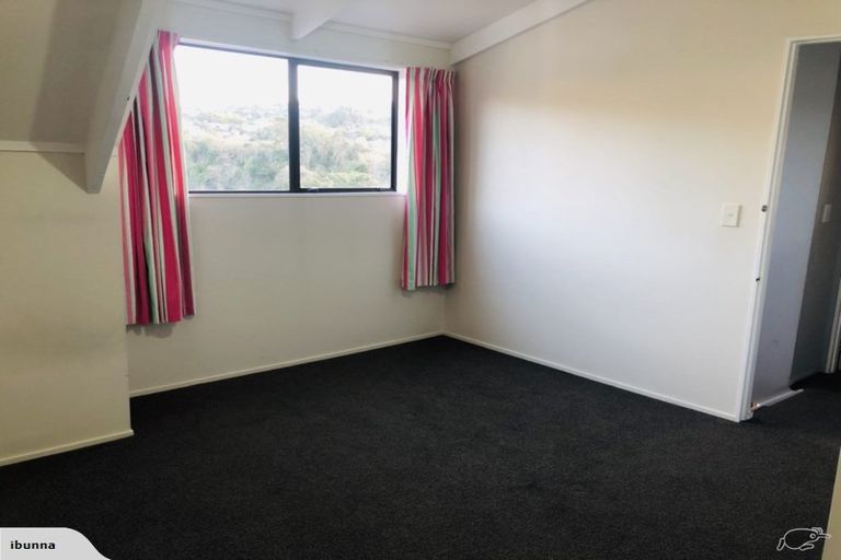 Photo of property in 25 Wingfield Place, Churton Park, Wellington, 6037
