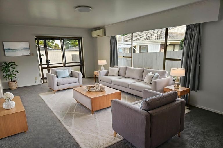 Photo of property in 2/58 Great South Road, Papakura, 2110