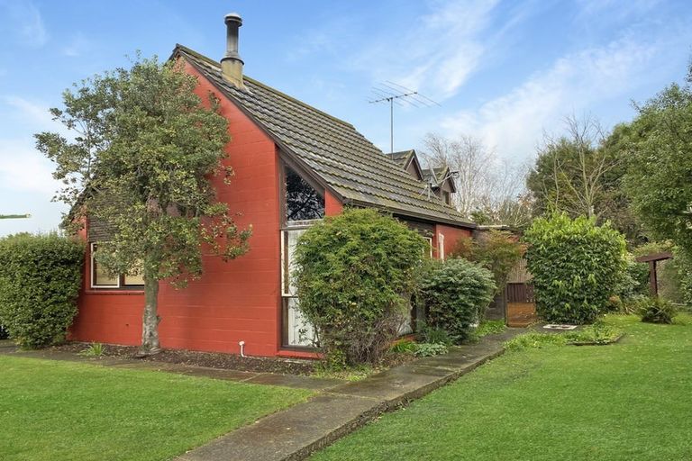 Photo of property in 2 Petries Road, Woodend, 7610