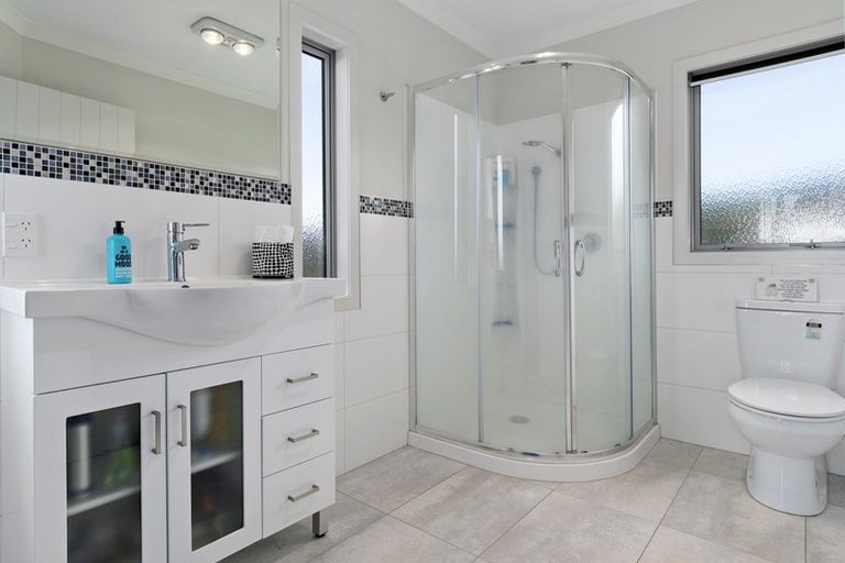 Photo of property in 12 Haden Place, Omokoroa, 3114