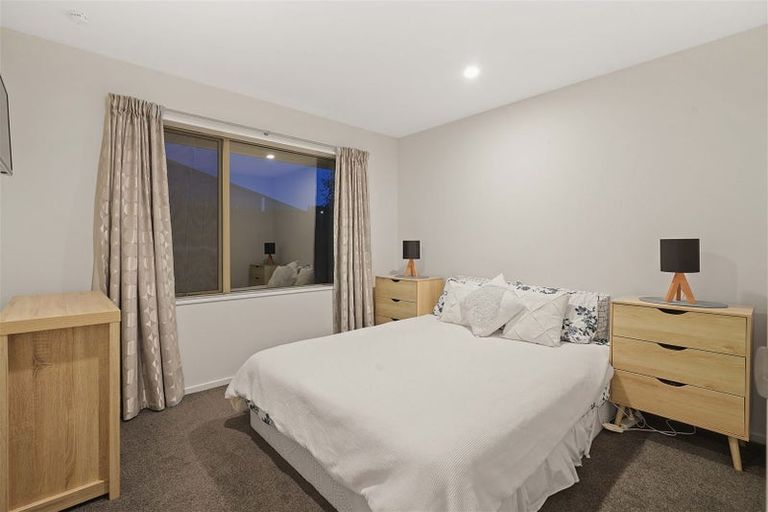Photo of property in 8 Belgrove Place, Parklands, Christchurch, 8083