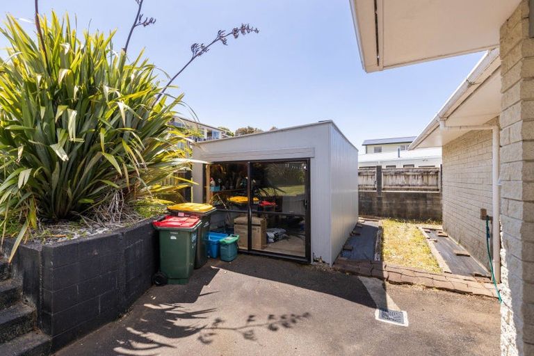 Photo of property in 2 Te Ngaere Place, Merrilands, New Plymouth, 4312